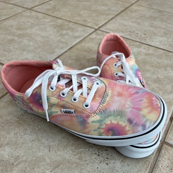 Womens Vans NWOT - Picture 8 of 9